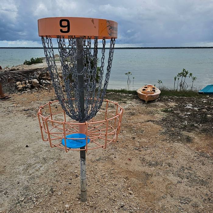 Basket 9, Cerros Maya Disc Golf Course
