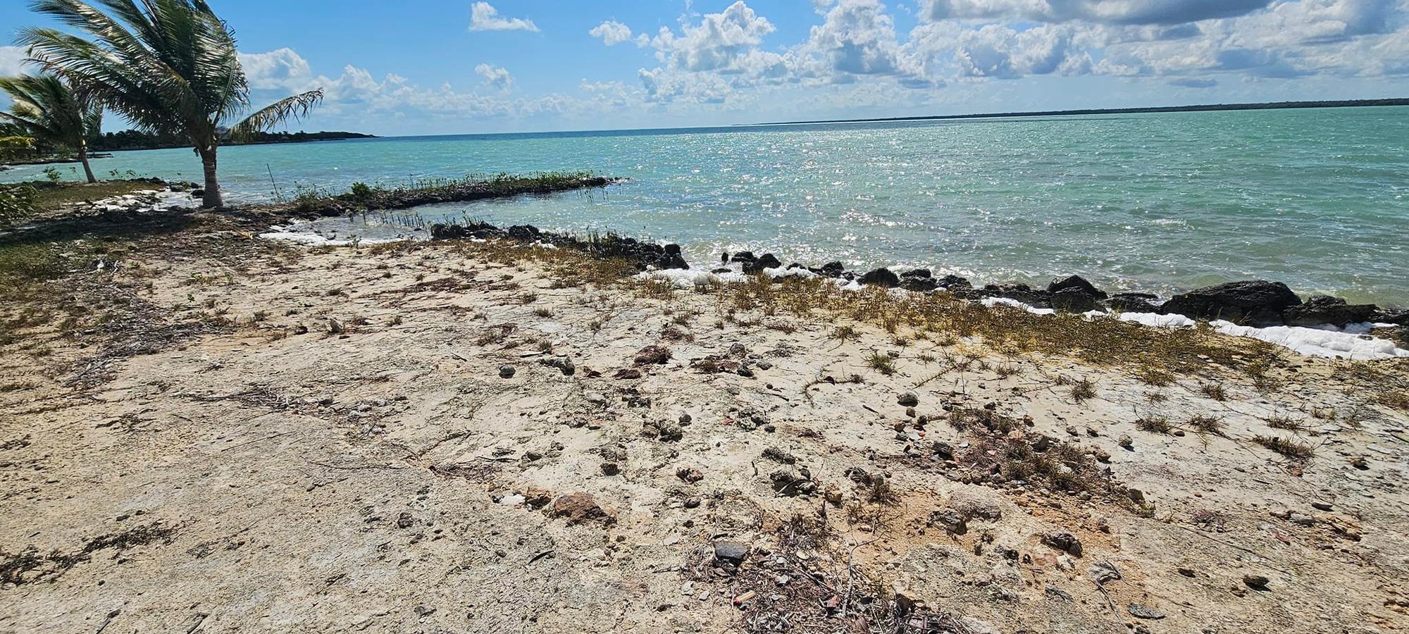 Canal-front land for sale at Cerros Sands